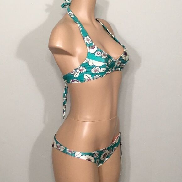 WILDFOX 60’s Brazilian floral reversible bikini. S-top/L-bottoms - Picture 3 of 9